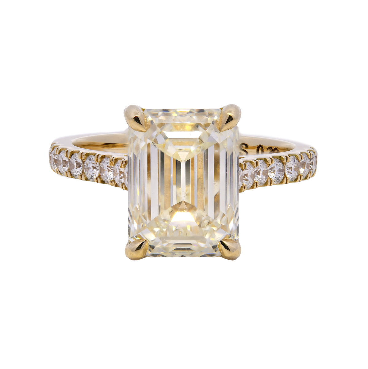 Emerald cut Natural Diamonds Engagement Ring 4.02 ct in 18k Yellow Gold WGI Certified